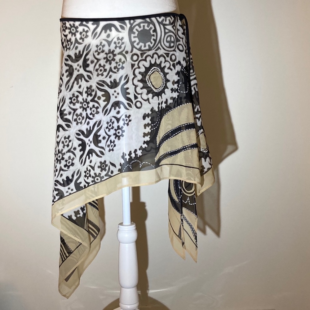 Gottex White, Black, and Tan Sarong/Pareo Size M